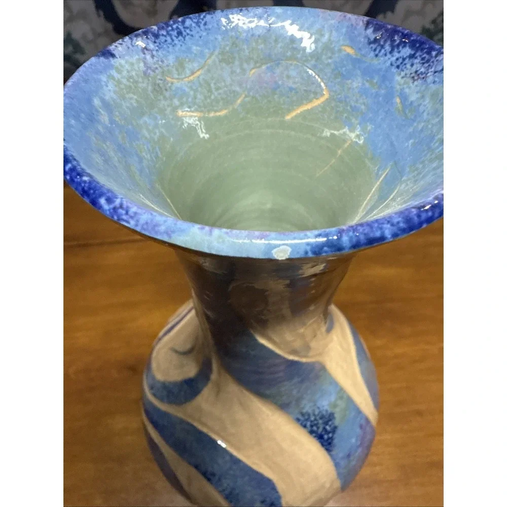 VTG‎  Jamaica Wassi Art Vase Carved Rare Pottery 9 Inches Blue/Tan Abstract 2001